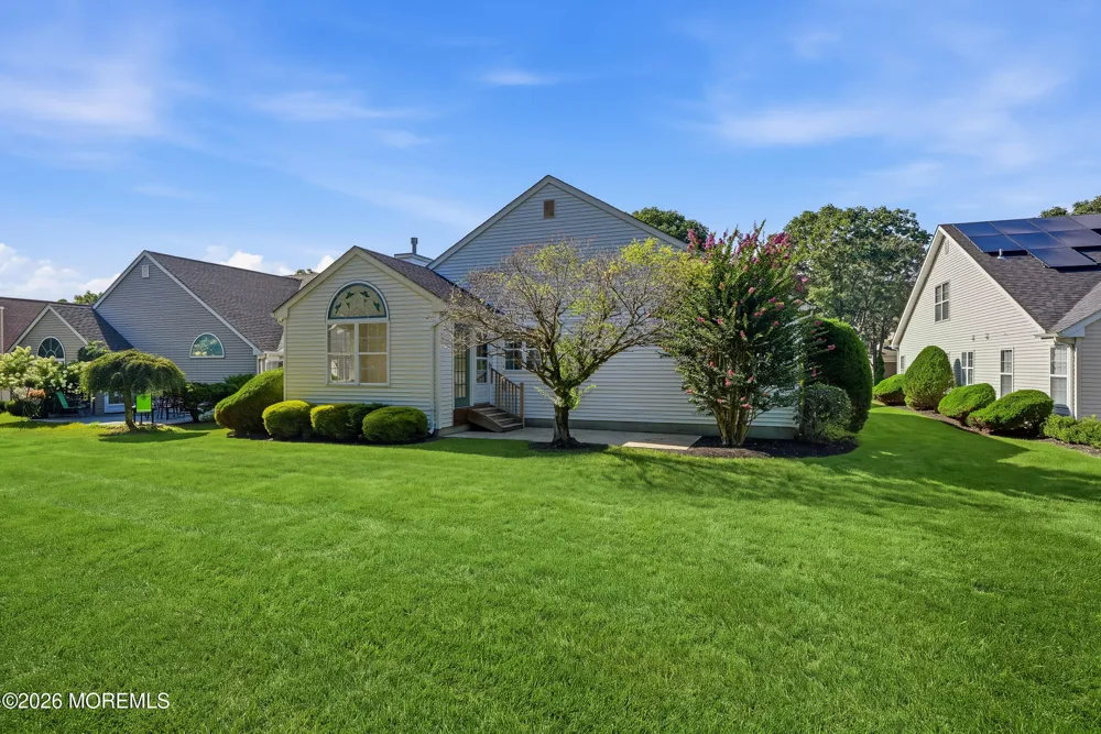 9 Sandhurst Road Lakewood, NJ 08701