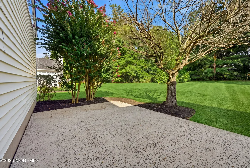 9 Sandhurst Road Lakewood, NJ 08701