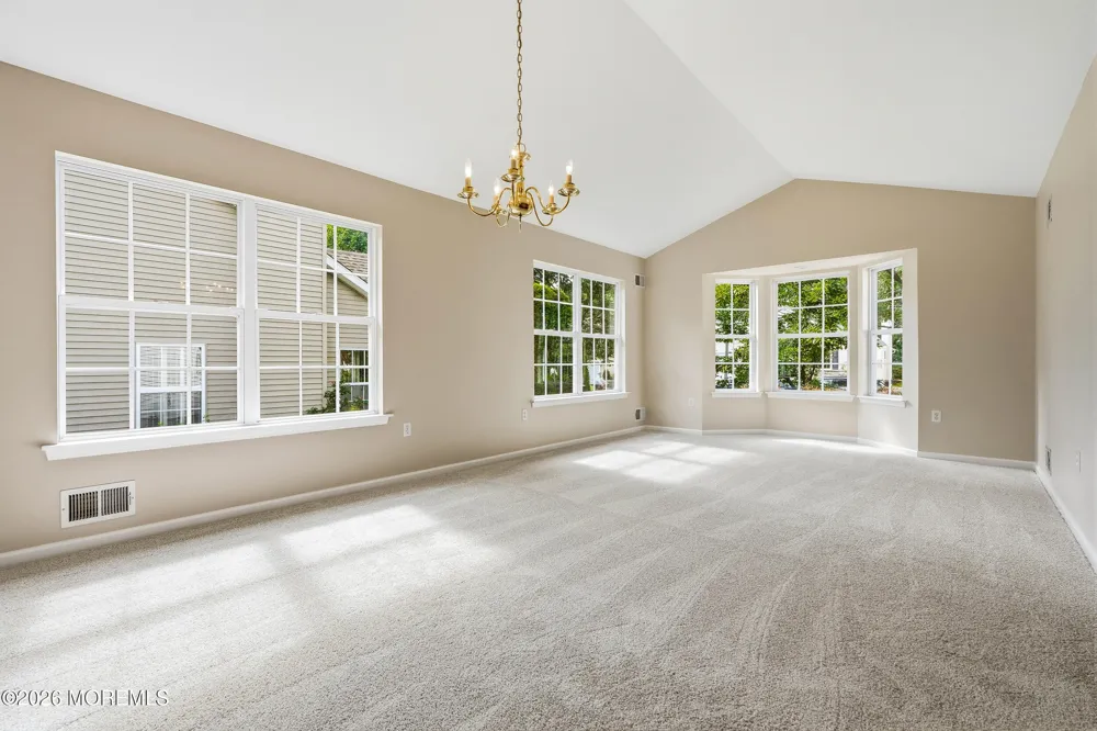 9 Sandhurst Road Lakewood, NJ 08701