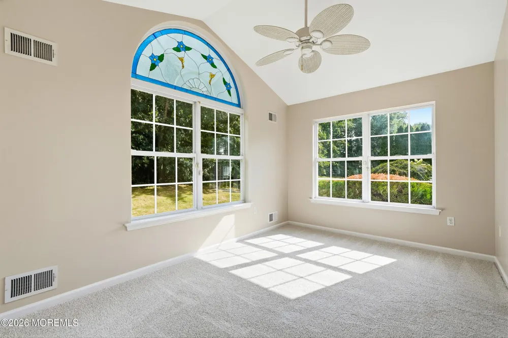 9 Sandhurst Road Lakewood, NJ 08701