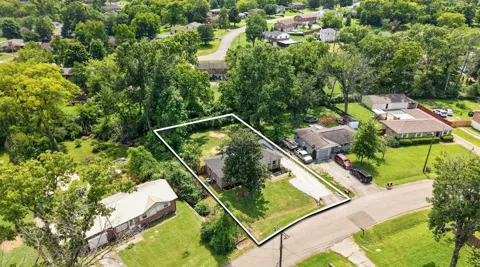 5035 Bonnameade Dr