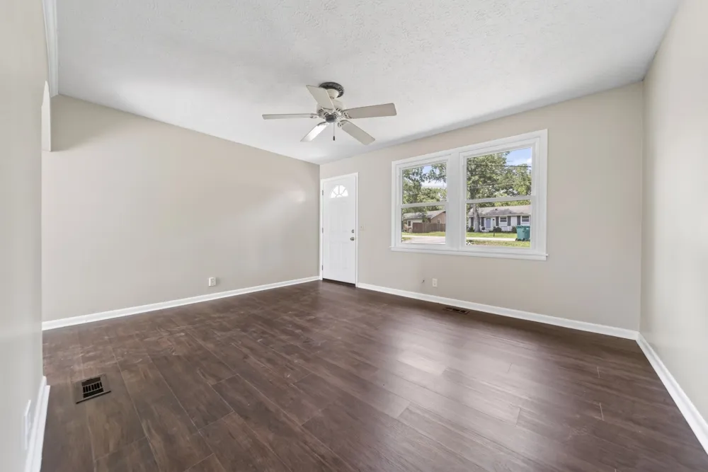5035 Bonnameade Dr Hermitage, TN 37076