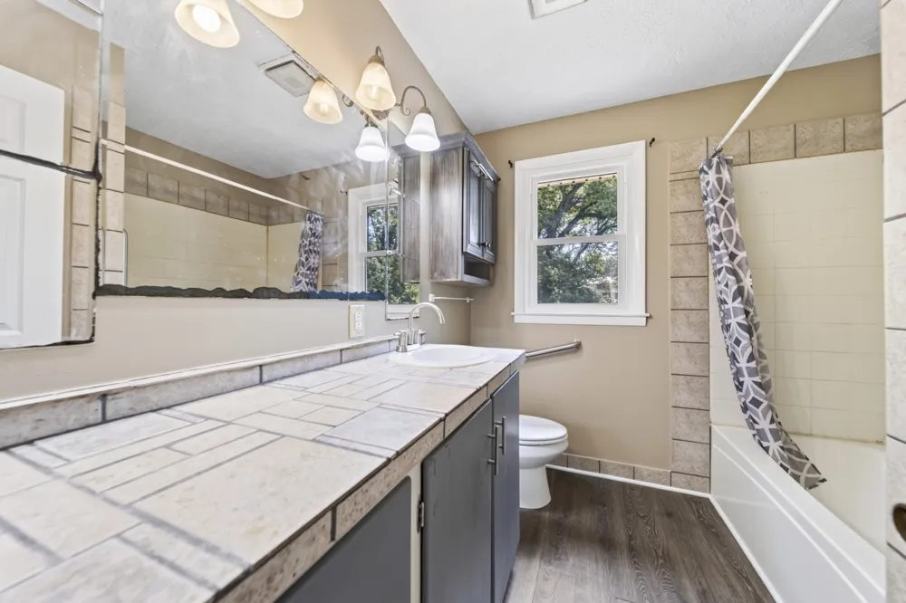 5035 Bonnameade Dr Hermitage, TN 37076