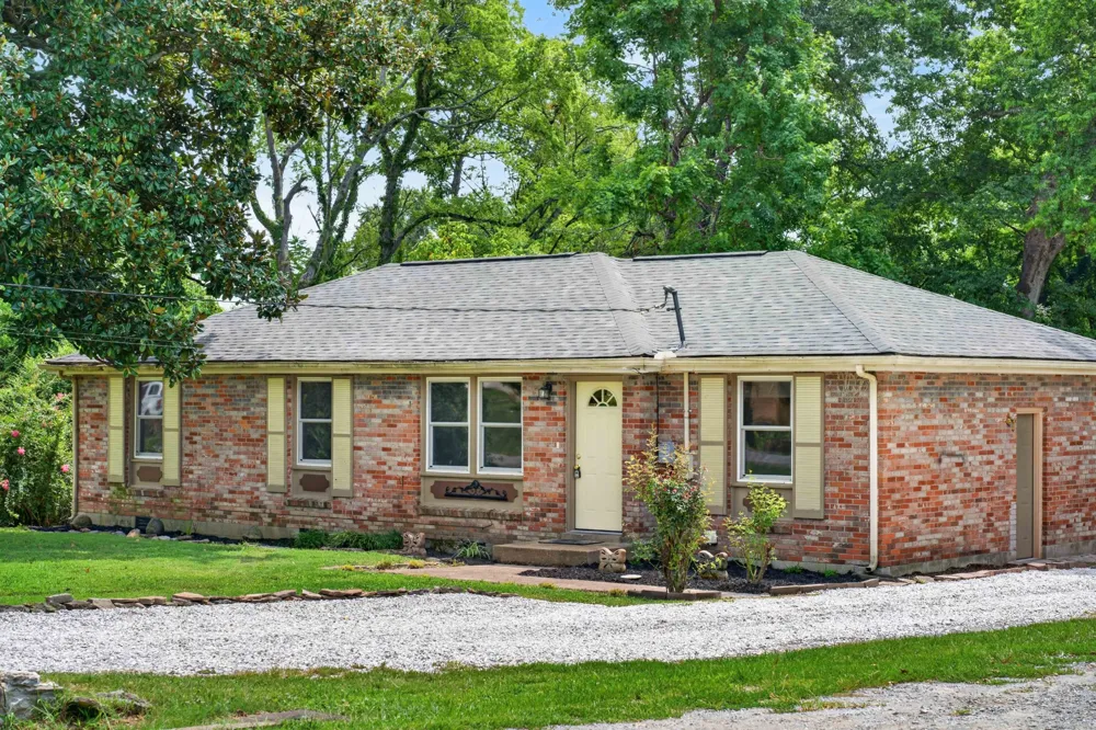 5035 Bonnameade Dr Hermitage, TN 37076