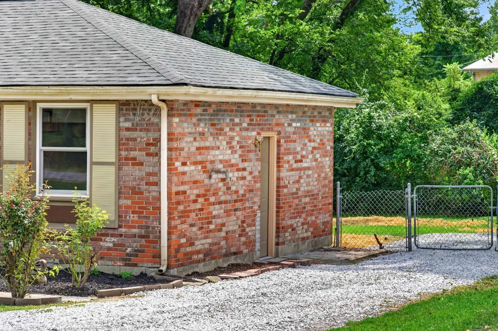 5035 Bonnameade Dr Hermitage, TN 37076
