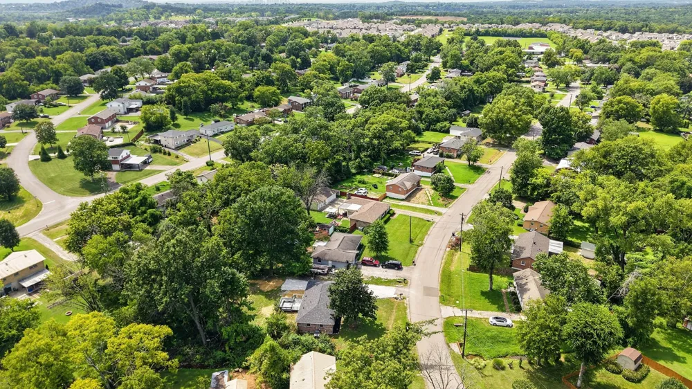 5035 Bonnameade Dr Hermitage, TN 37076