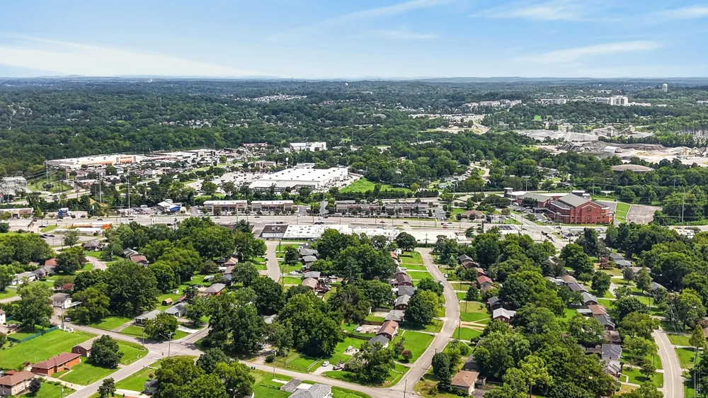 5035 Bonnameade Dr Hermitage, TN 37076
