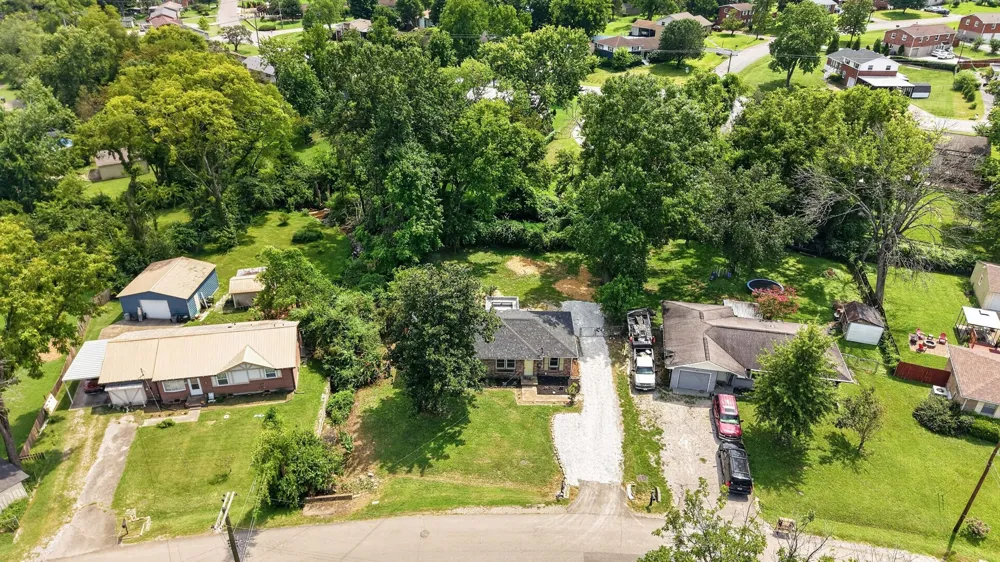 5035 Bonnameade Dr Hermitage, TN 37076