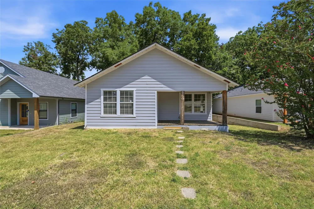215 W Walker Street Denison, TX 75020