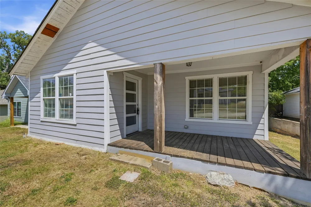 215 W Walker Street Denison, TX 75020
