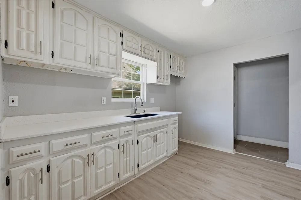 215 W Walker Street Denison, TX 75020