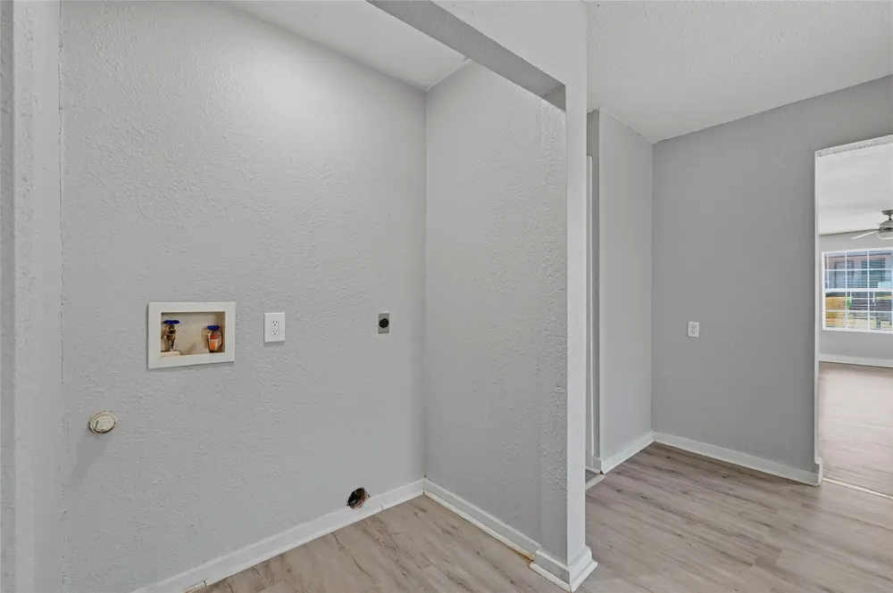 215 W Walker Street Denison, TX 75020