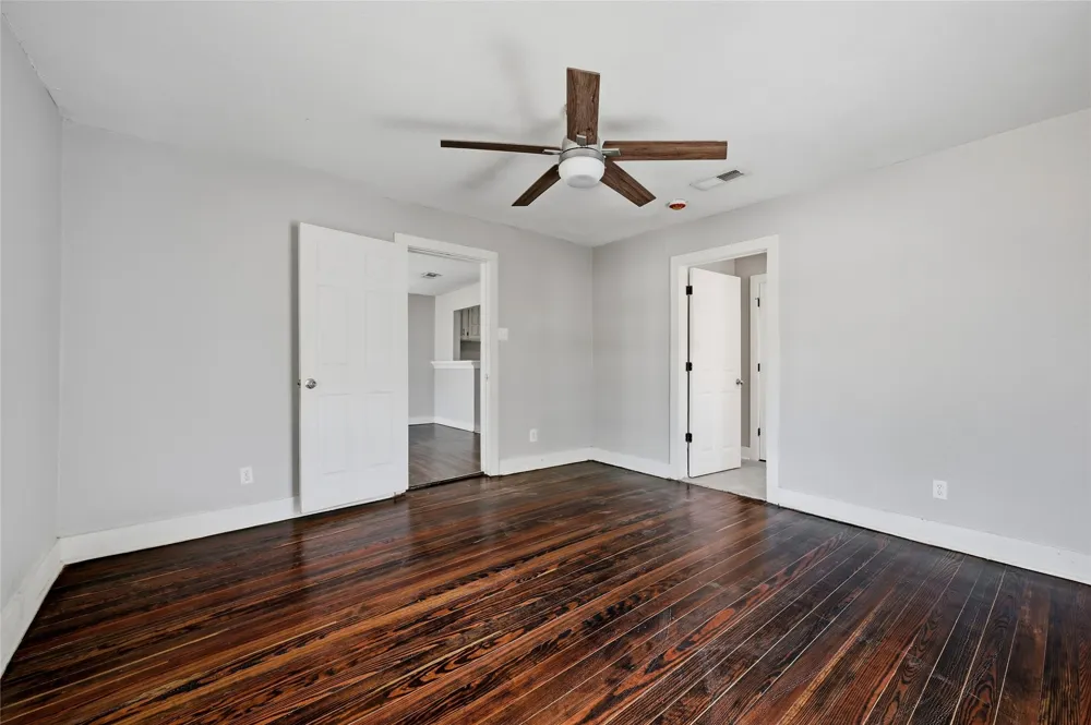 215 W Walker Street Denison, TX 75020