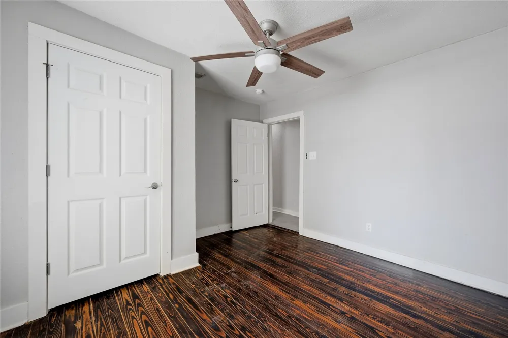 215 W Walker Street Denison, TX 75020