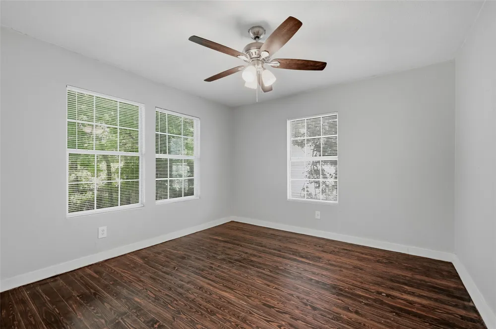 215 W Walker Street Denison, TX 75020