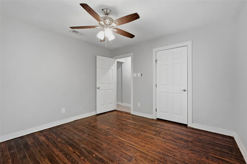 215 W Walker Street Denison, TX 75020