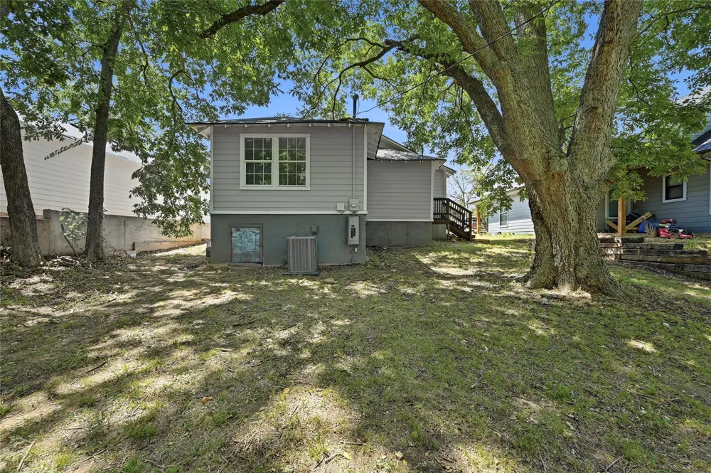 215 W Walker Street Denison, TX 75020