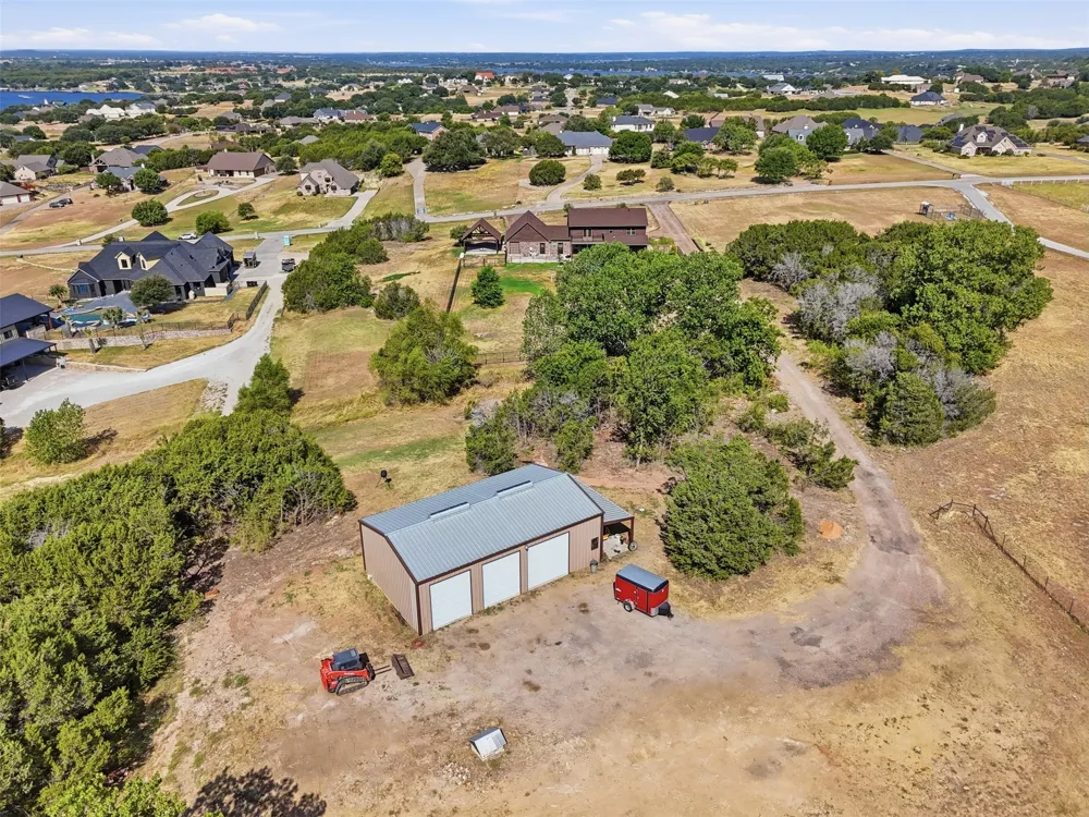 2407 Wills Way Drive Granbury, TX 76049
