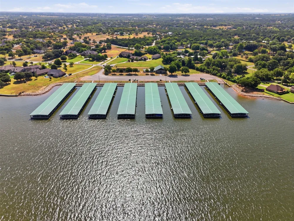 2407 Wills Way Drive Granbury, TX 76049