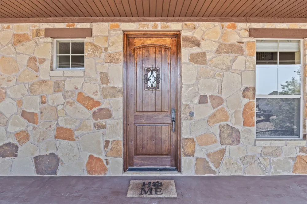 2407 Wills Way Drive Granbury, TX 76049