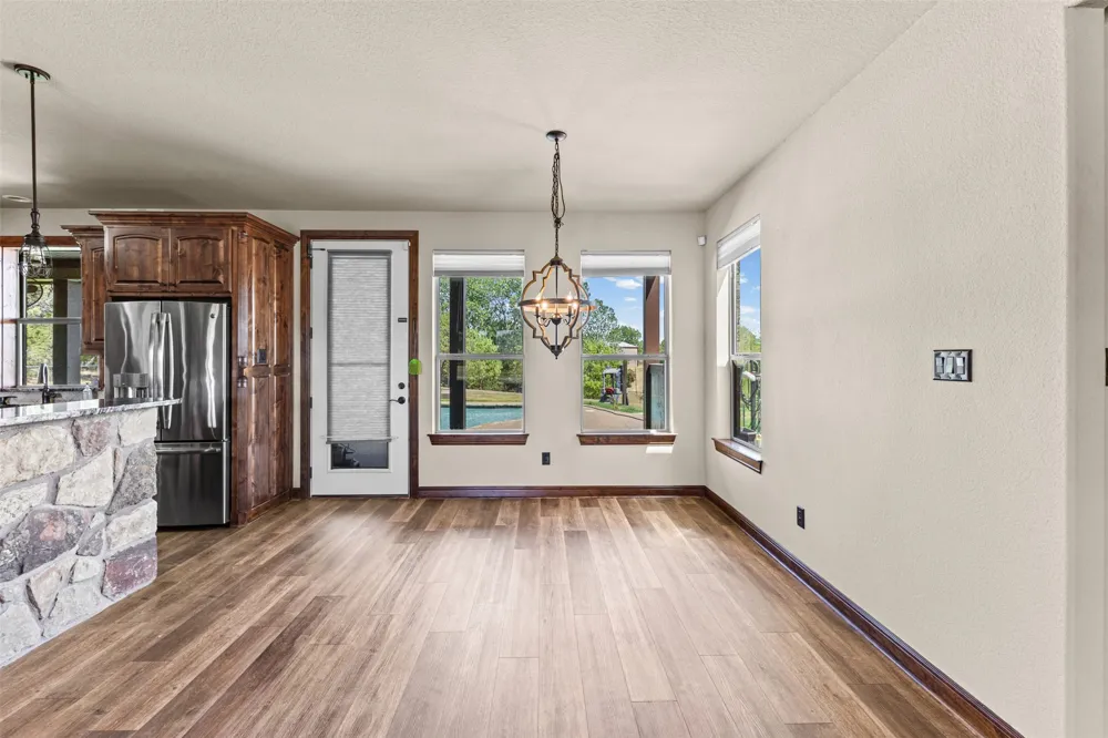 2407 Wills Way Drive Granbury, TX 76049