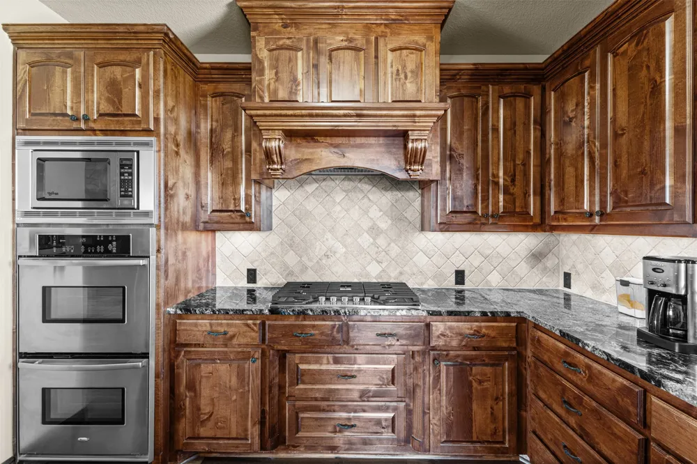 2407 Wills Way Drive Granbury, TX 76049