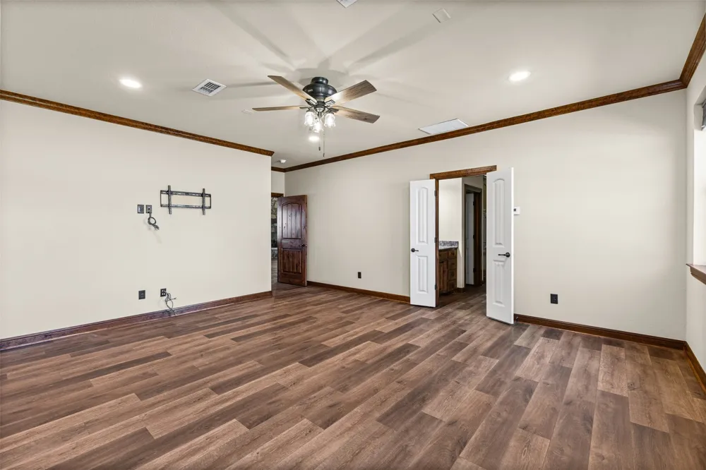 2407 Wills Way Drive Granbury, TX 76049