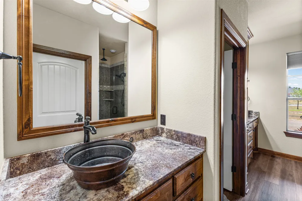 2407 Wills Way Drive Granbury, TX 76049