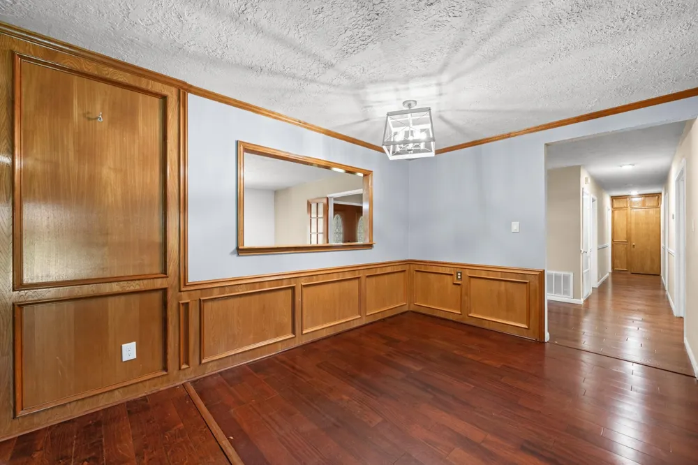 616 Cannan Drive Angleton, TX 77515