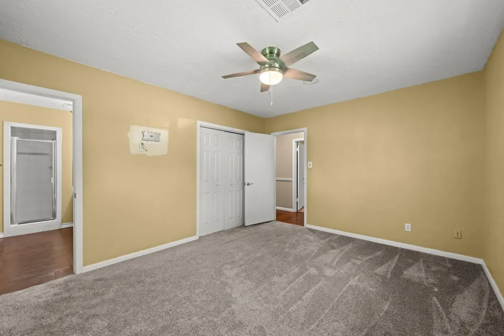 616 Cannan Drive Angleton, TX 77515