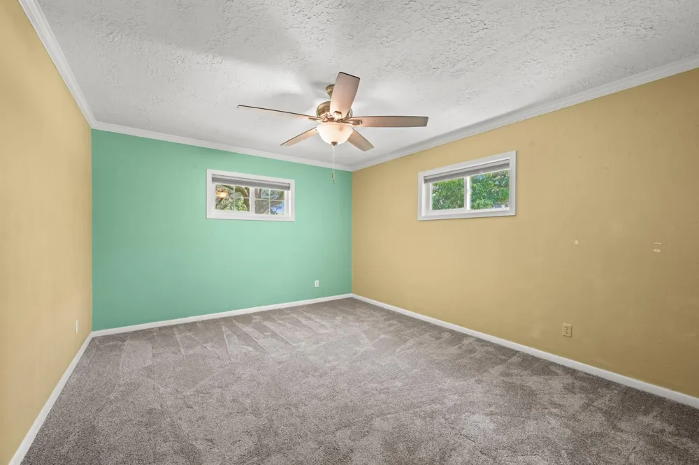 616 Cannan Drive Angleton, TX 77515