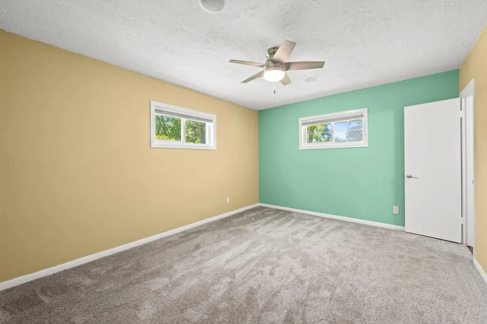 616 Cannan Drive Angleton, TX 77515