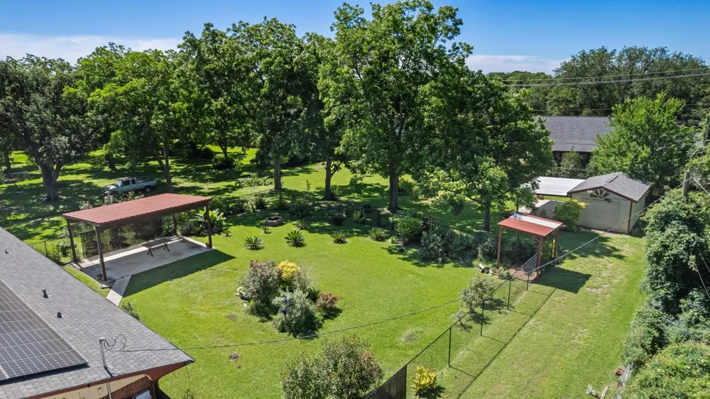 616 Cannan Drive Angleton, TX 77515