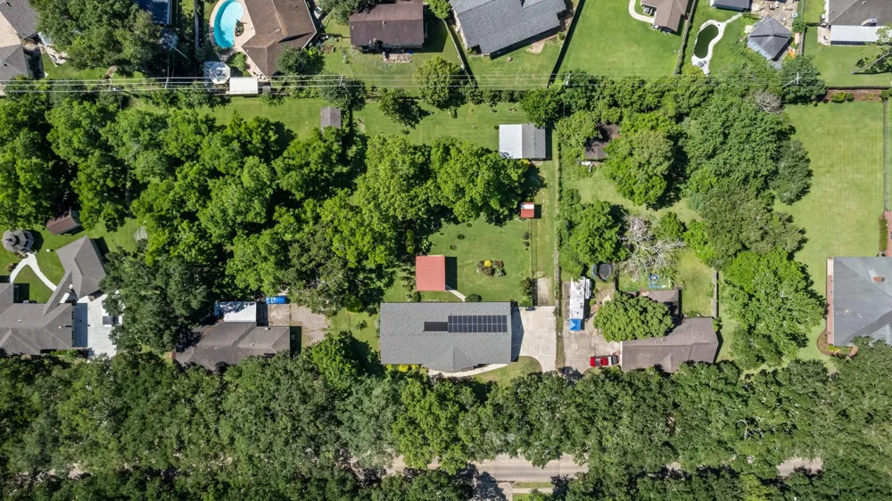 616 Cannan Drive Angleton, TX 77515
