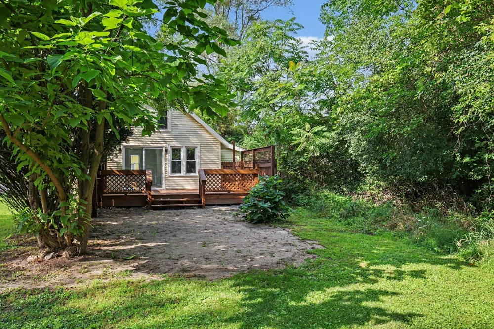 413 7th Street Michigan Center, MI 49254