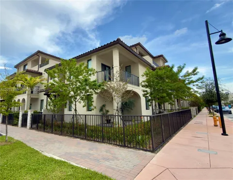 8388 NW 49th St