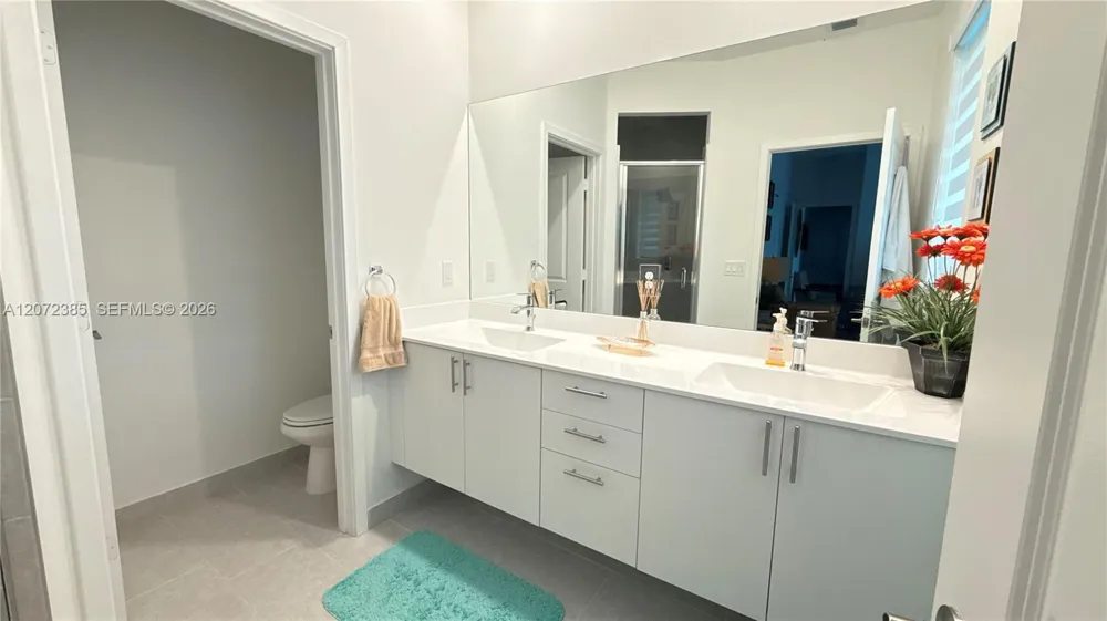 8388 NW 49th St Doral, FL 33166