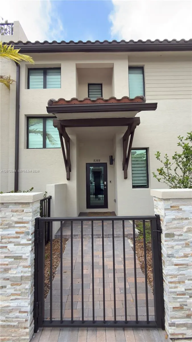 8388 NW 49th St Doral, FL 33166