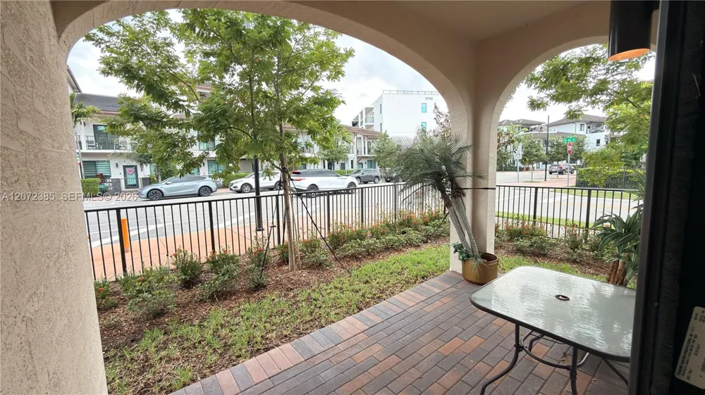 8388 NW 49th St Doral, FL 33166