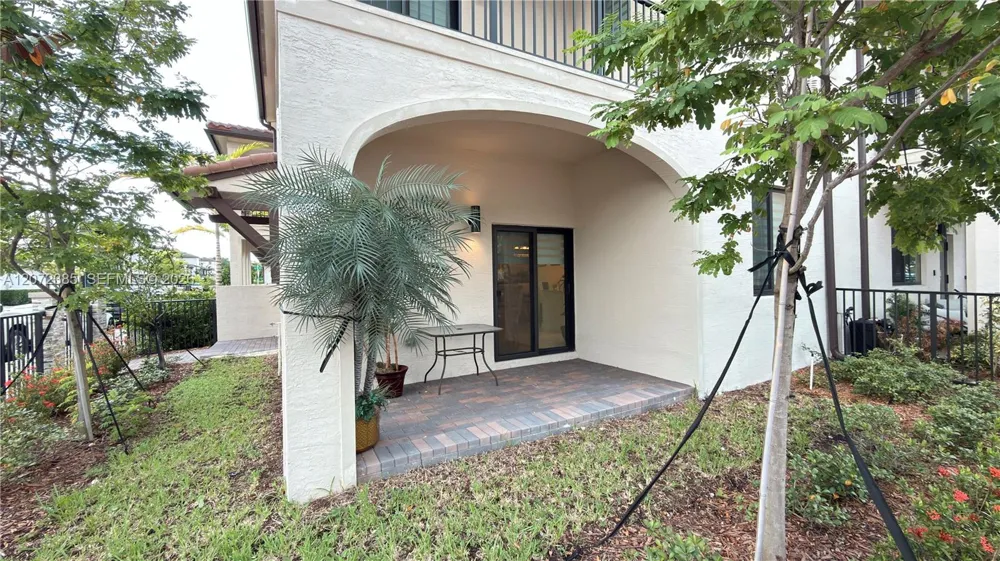 8388 NW 49th St Doral, FL 33166