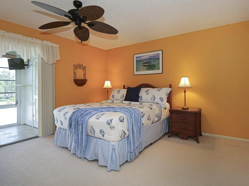 50 WOODLAND DRIVE #202 Vero Beach, FL 32962
