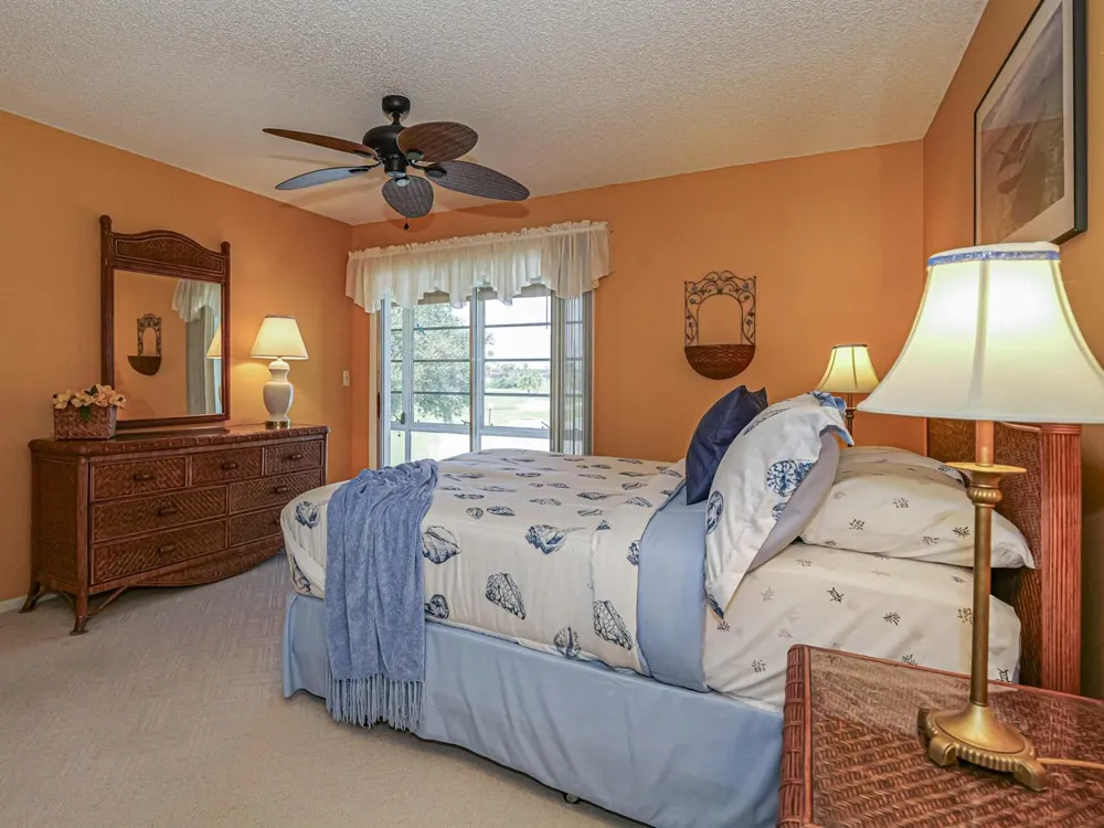 50 WOODLAND DRIVE #202 Vero Beach, FL 32962