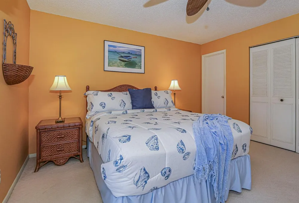 50 WOODLAND DRIVE #202 Vero Beach, FL 32962