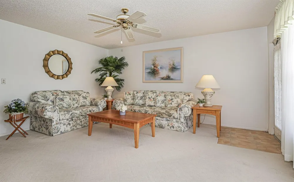 50 WOODLAND DRIVE #202 Vero Beach, FL 32962