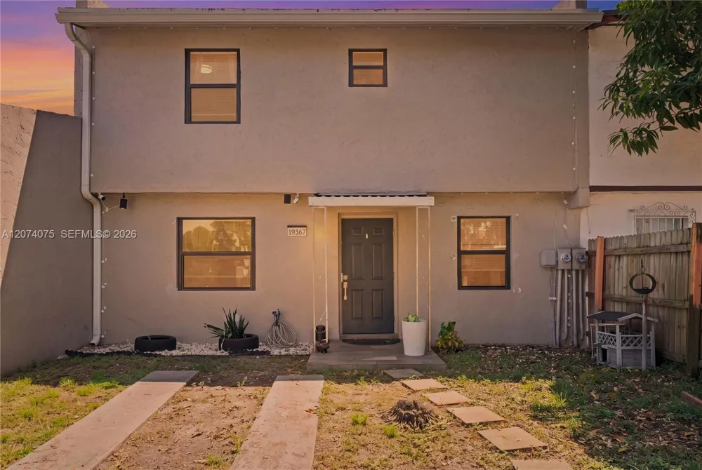 19367 NW 45th Ave Miami Gardens, FL 33055