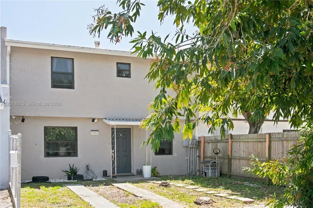 19367 NW 45th Ave Miami Gardens, FL 33055