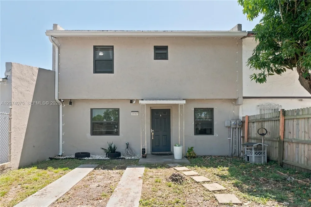 19367 NW 45th Ave Miami Gardens, FL 33055