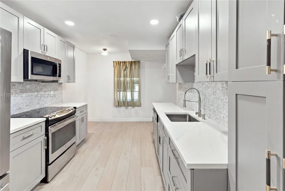 19367 NW 45th Ave Miami Gardens, FL 33055