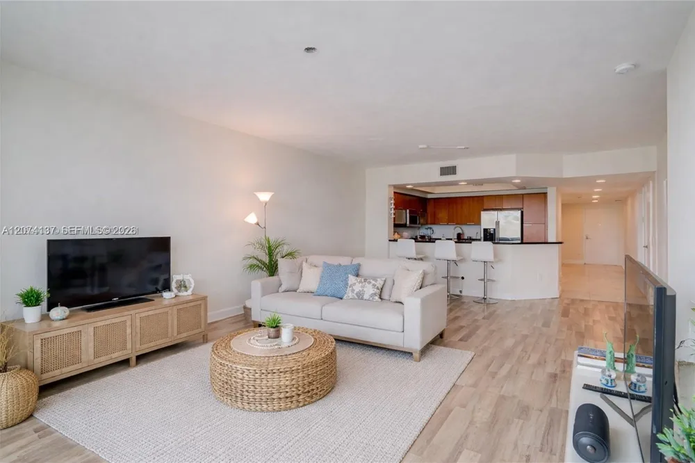 15051 Royal Oaks Ln #503 North Miami, FL 33181