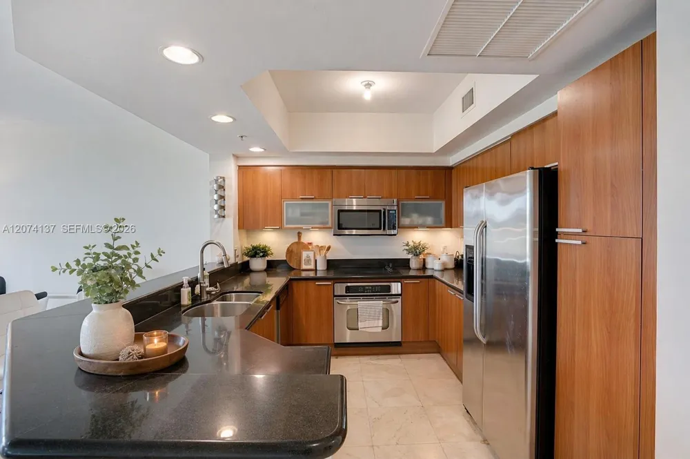 15051 Royal Oaks Ln #503 North Miami, FL 33181